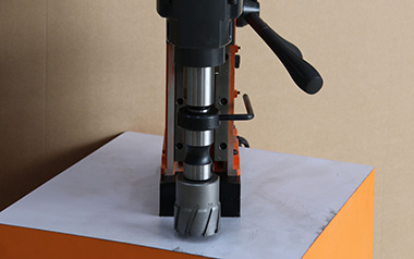 磁力鉆不能盲打，如何對超厚鋼板作業