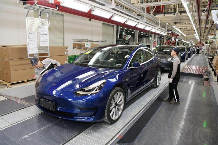 特斯拉上海超級工廠迎中國領導視察，馬斯克盛贊“上海速度”助力新能源汽車銷售